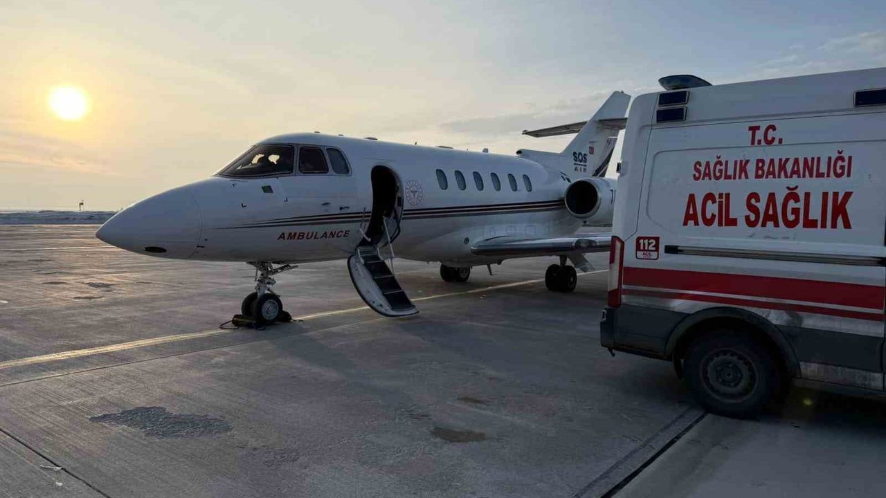 Van'da SAHOM koordinasyonunda uçak ambulansla iki yenidoğan nakli gerçekleştirildi