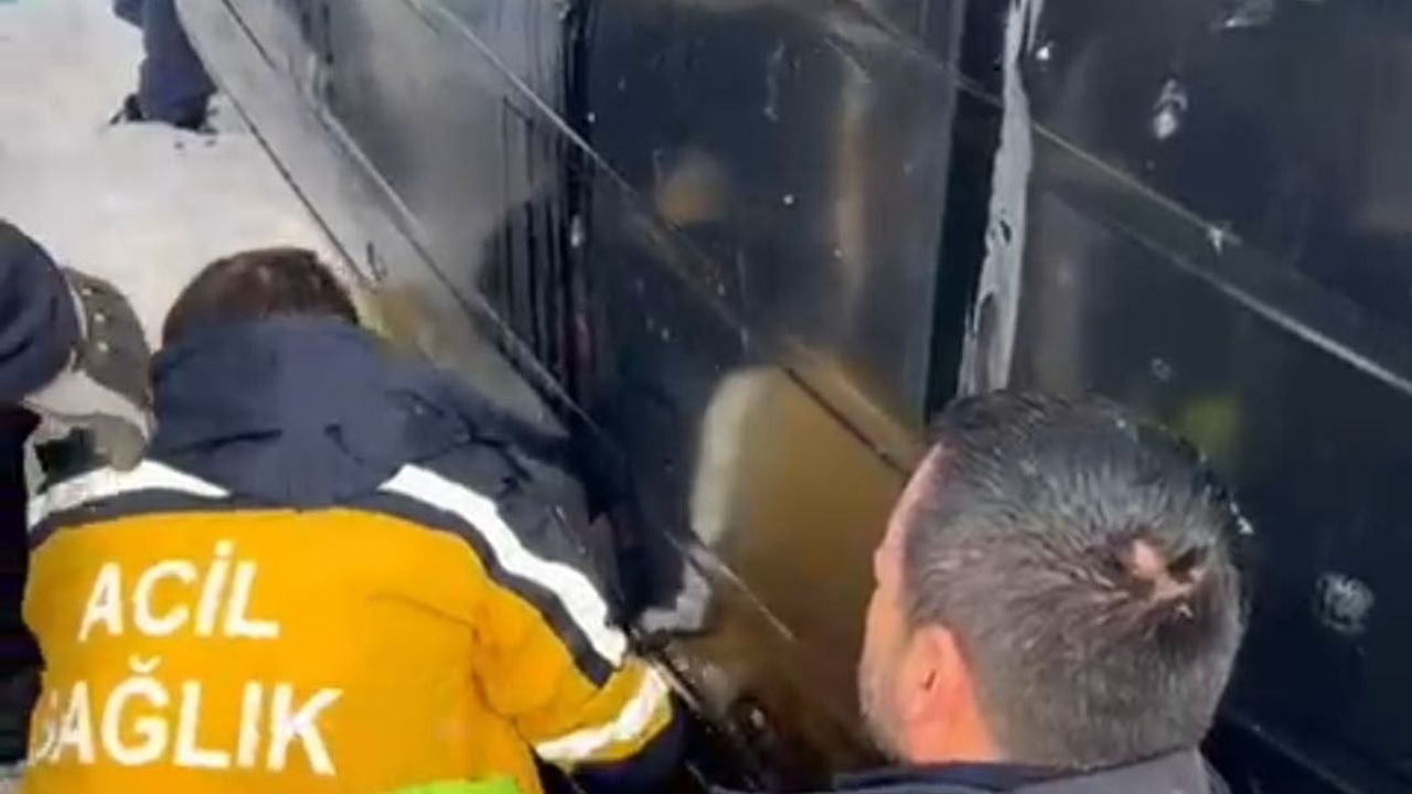 Van Edremit'te minibüs kazası: 1 ölü, 3 yaralı