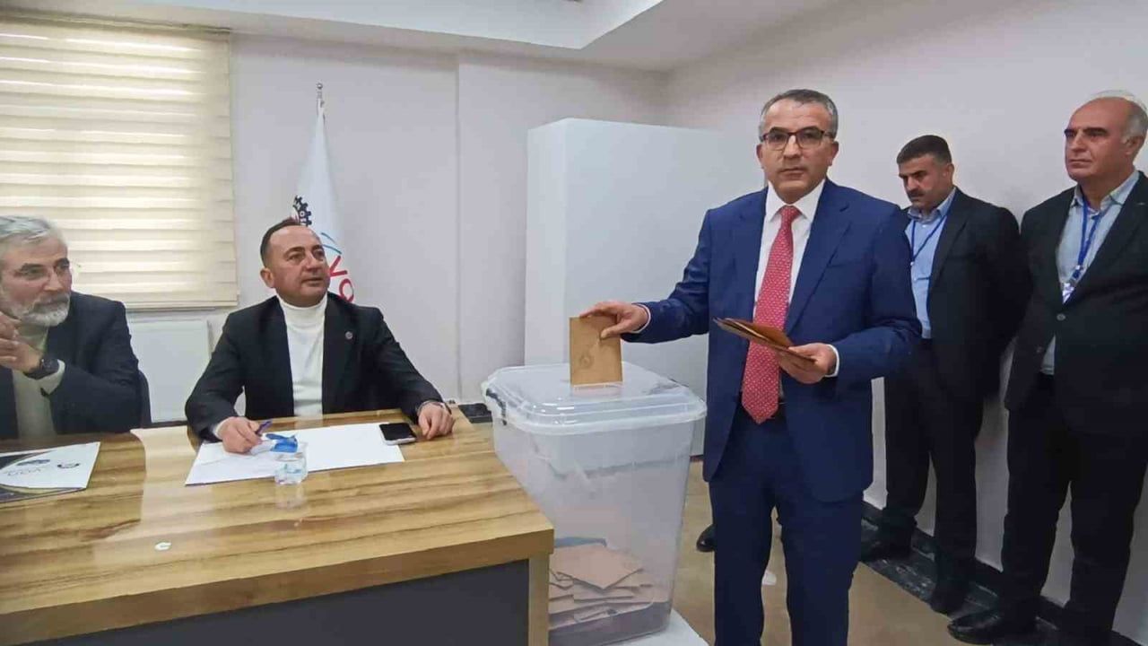 Van OSB Başkanlık Seçiminde Memet Aslan Yeniden Seçildi