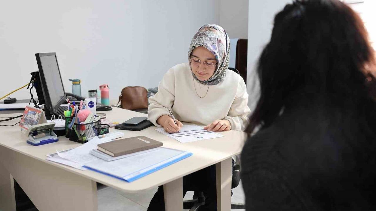 Vezirköprü Belediyesi 2025'te yetim ve ihtiyaç sahibi ailelere sosyal destek sağladı