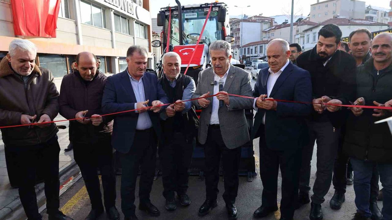 Yahyalı Belediyesi araç filosunu 3 yeni araçla güçlendirdi