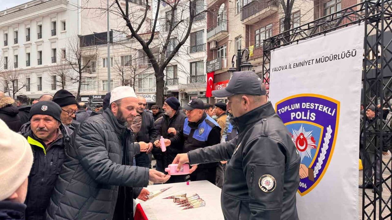 Yalova’da DEAŞ operasyonunda şehit düşen polisler için Mevlit-i Şerif okutuldu