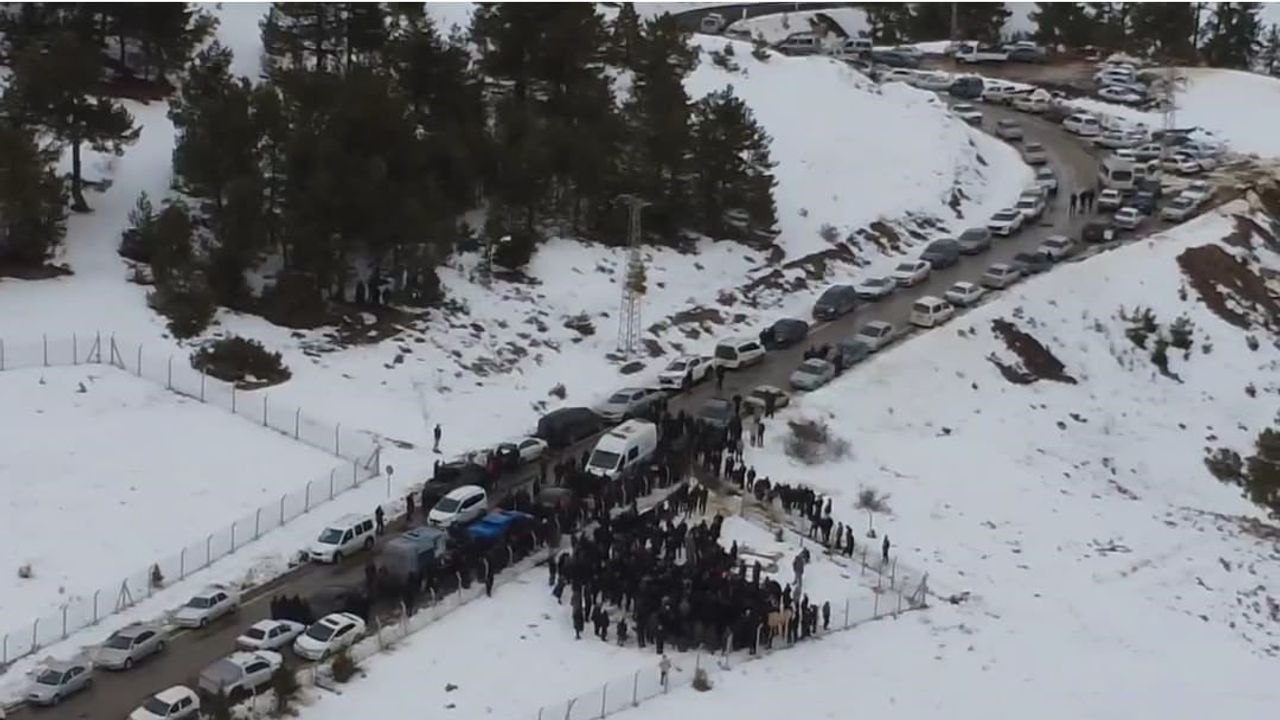 Yalova’daki saldırıda ölen SGK avukatı Zekeriya Polat, Kahramanmaraş’ta defnedildi