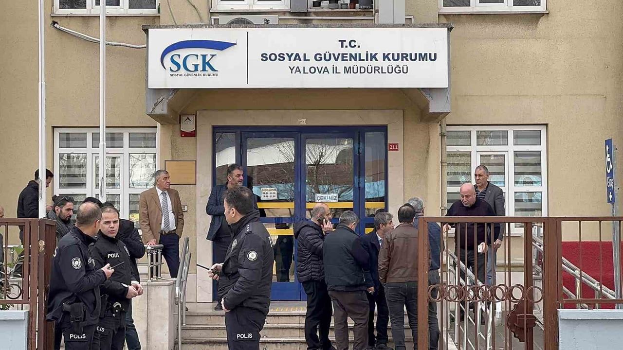 Yalova SGK İl Müdürlüğü'nde avukat Zekeriya Polat tabancayla ağır yaralandı