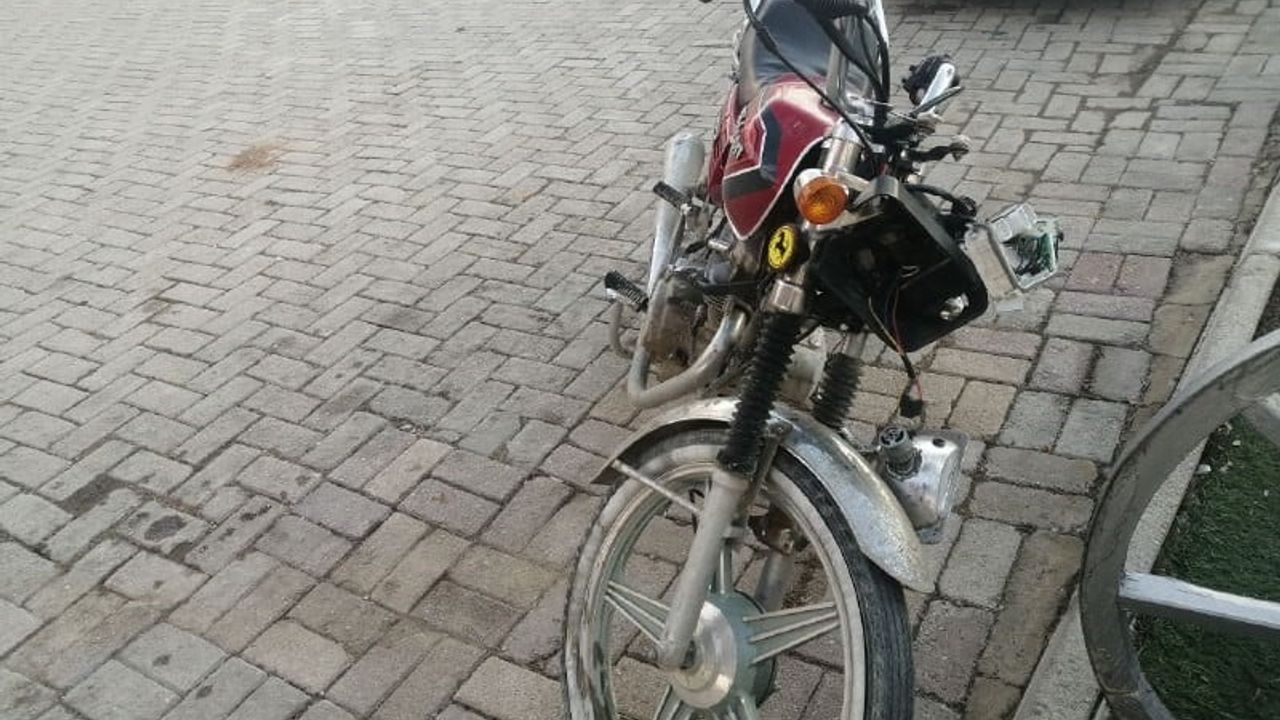 Yalvaç’ta kavşakta otomobil ile motosiklet çarpıştı: 1 yaralı