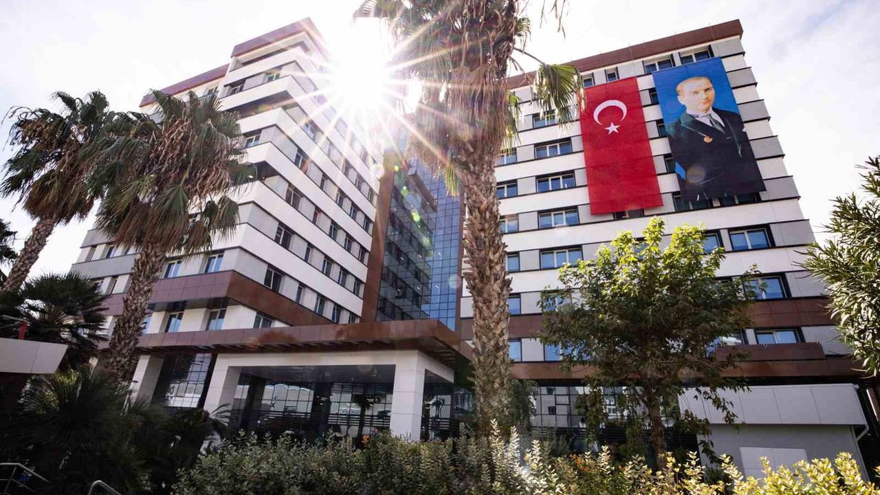 Yaşar Üniversitesi M Blok: 420 ton yağmur suyu sarnıcı ve akıllı sistemlerle sürdürülebilir eğitim binası