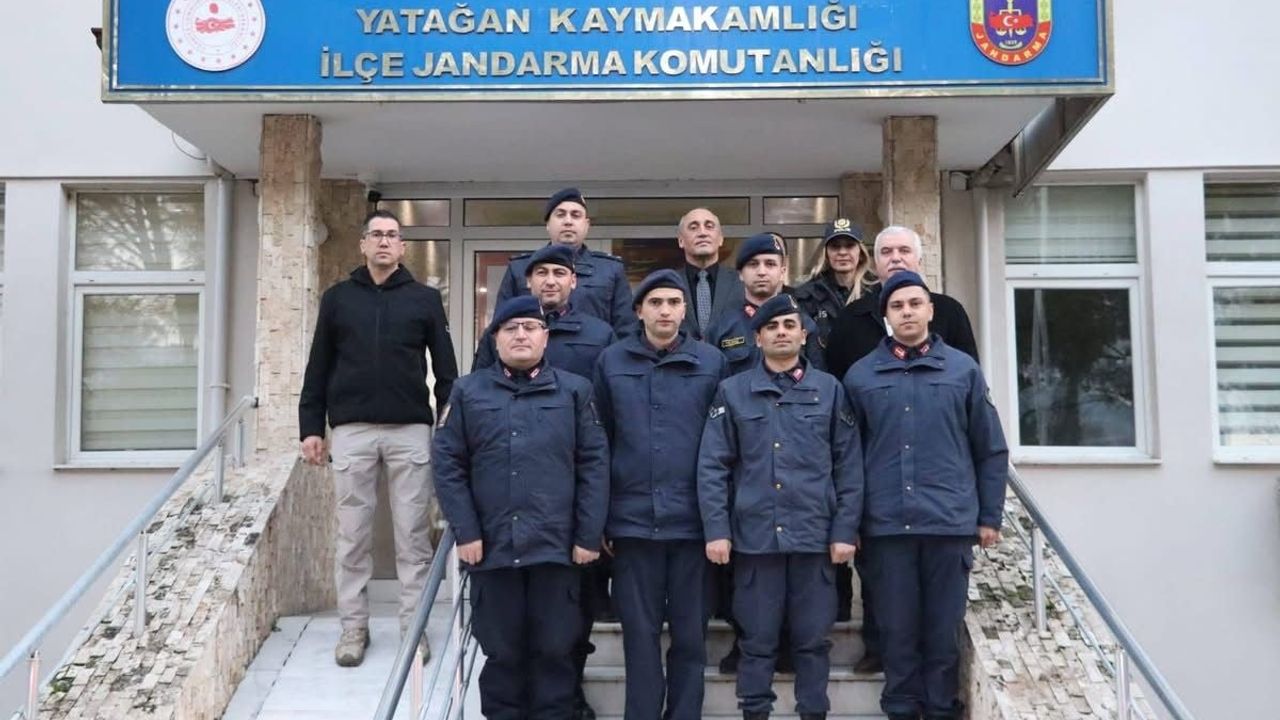 Yatağan Kaymakamı Turgay İlhan yeni yılda emniyet ve jandarmayı ziyaret etti