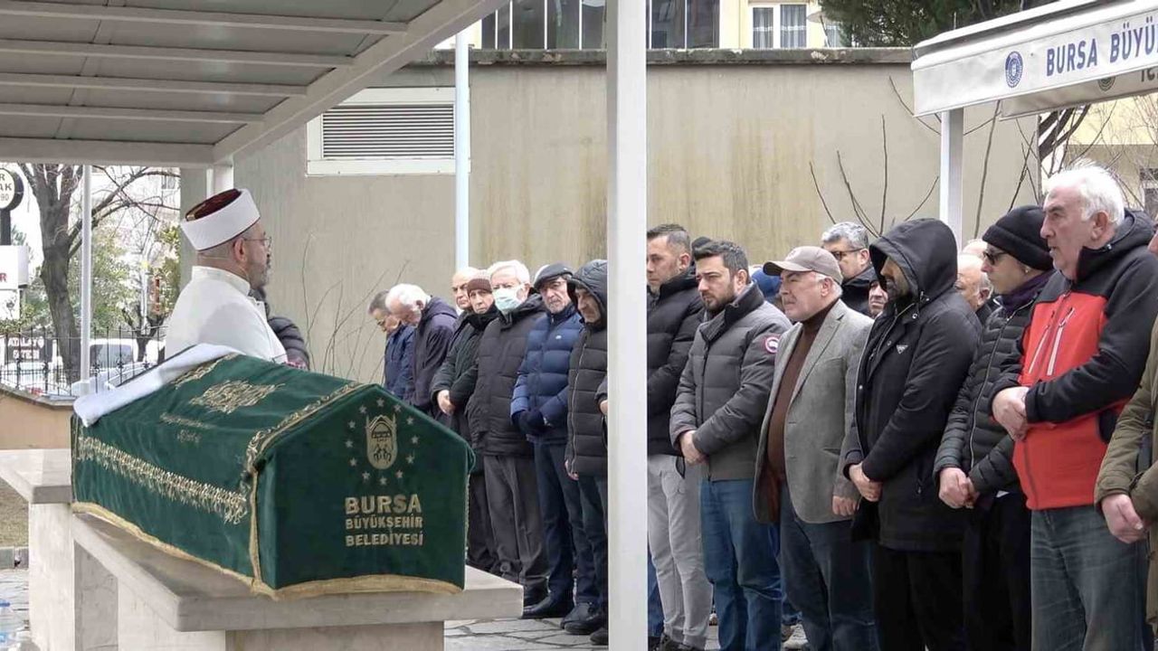 Yazar Ahmet Turan Alkan Bursa’da toprağa verildi