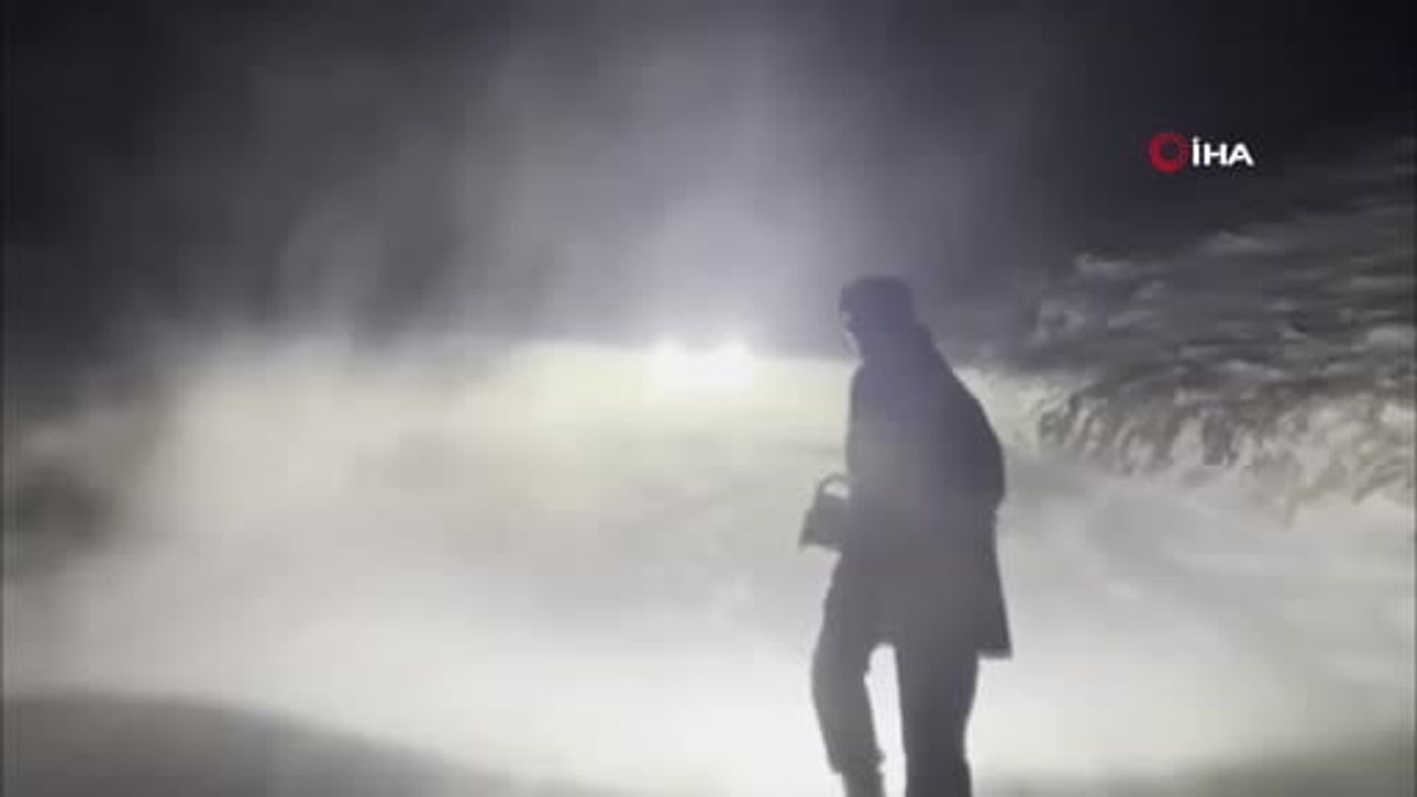 Yellibel Yaylası'nda kar ve tipide mahsur kalan 2 kişi kurtarıldı