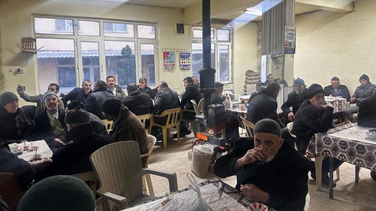 Yenişehir Belediye Başkanı Ercan Özel, 71 mahallede sabah namazı sonrası vatandaşlarla buluşuyor