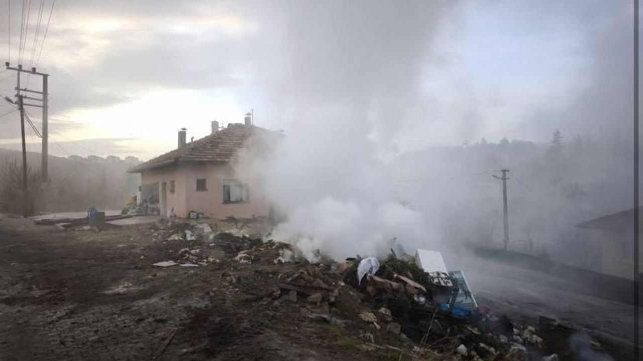 Yeşilova’da ev yangını: İtfaiye ekipleri yaralı ev sahibini kurtardı