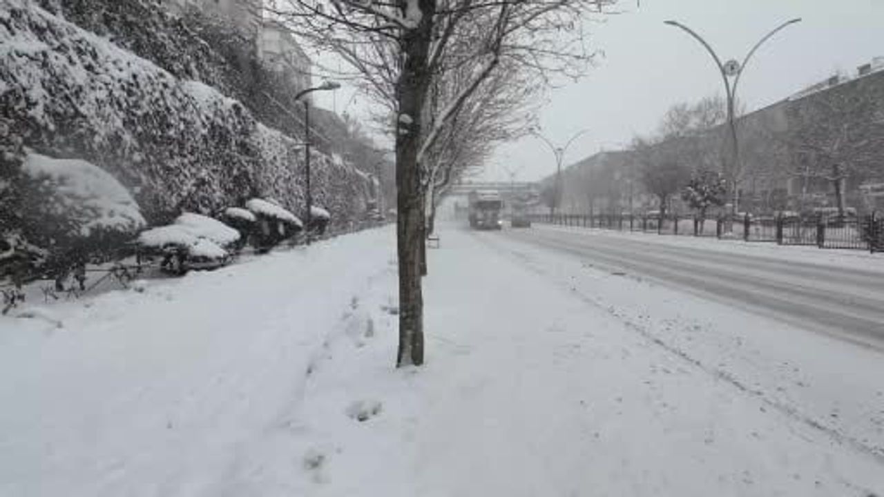 Yozgat’ta kar bereketi: Çamlık Milli Parkı beyaza büründü, ulaşım için önlemler alındı
