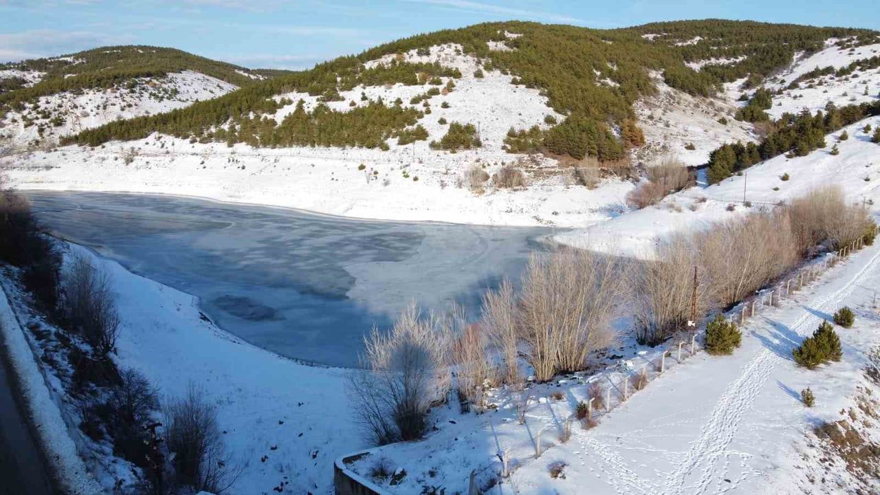 Yozgat'ta kar sonrası soğuk hava etkili oldu: 3 gölet dondu