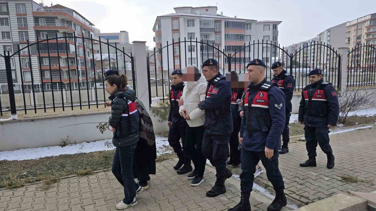 Yozgat'ta ölen kardeşinin kimliğini kullanmakla suçlanan 87 yaşındaki kadın ve 3 yakını adli kontrolle serbest bırakıldı