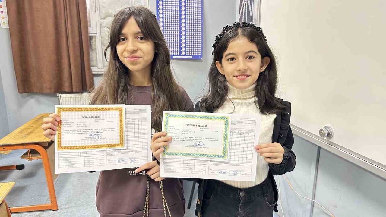 Yüksekova'da 30 bin öğrenci 2025-2026 birinci dönemi tamamlayıp 15 gün sürecek yarıyıl tatiline girdi