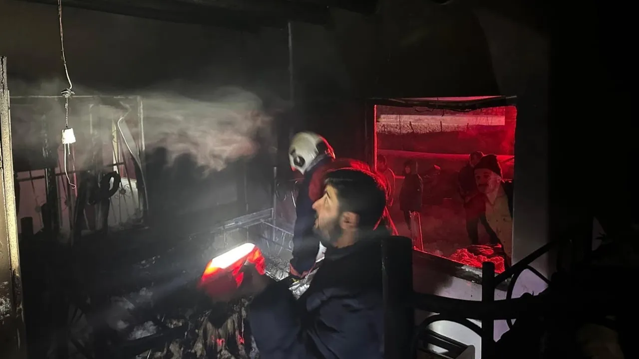 Yüksekova'da odun sobası yangını: 4 çocuk hastaneye kaldırıldı