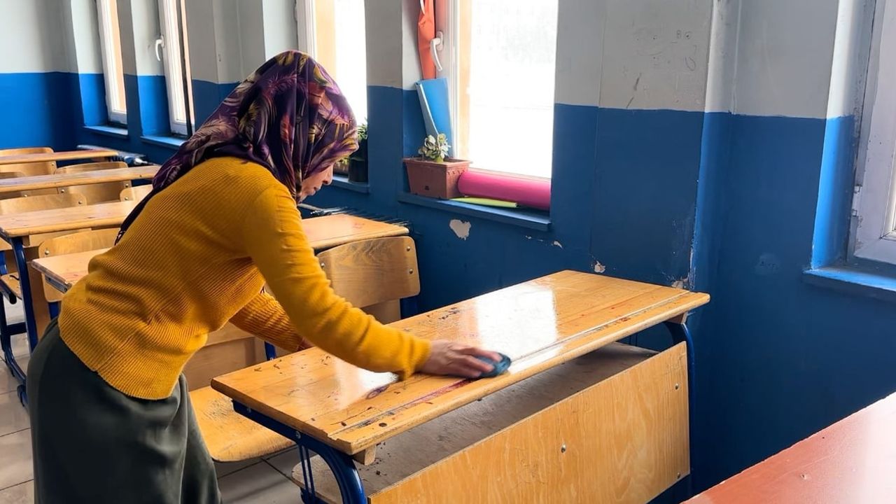 Yüksekova'da okullar ikinci döneme hazır: Kapsamlı hijyen ve bakım seferberliği