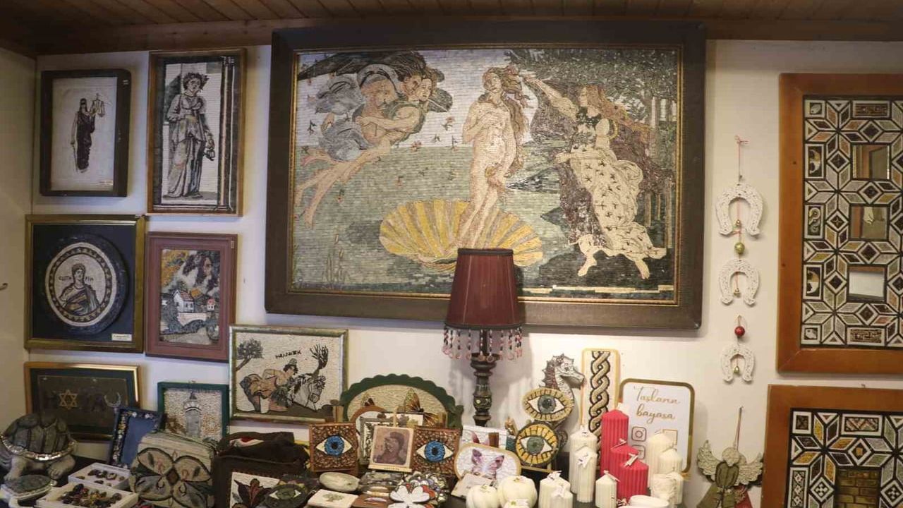 Yumurta kabuklarından mozaik tasarımlarına: 30 yıldır taşları işleyen Serap Akgöl