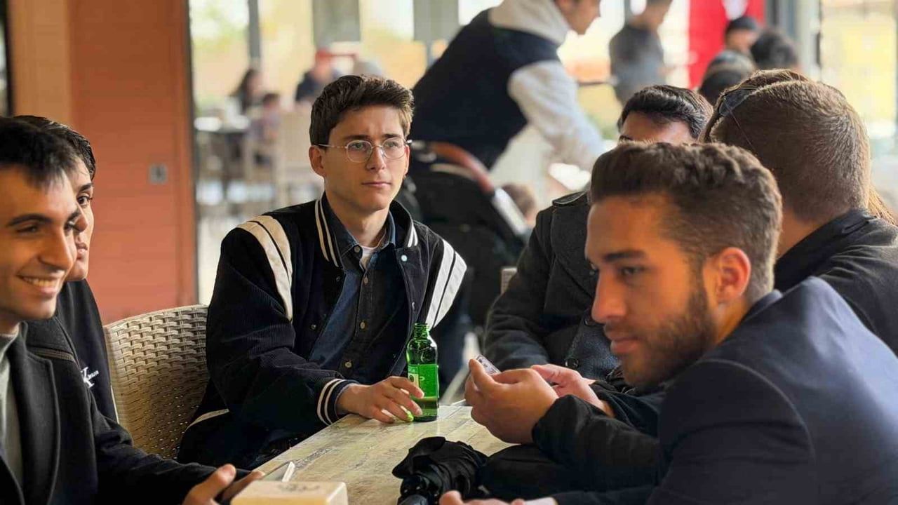 Yunusemre'de Gençlik Kafe, gençlerin yeni buluşma noktası oldu