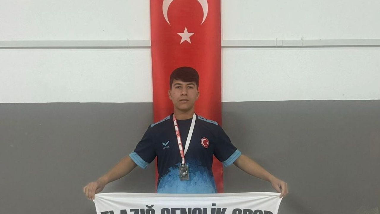 Yusuf Demirtaş, Gençler Türkiye Raffa Şampiyonası'nda Türkiye İkincisi