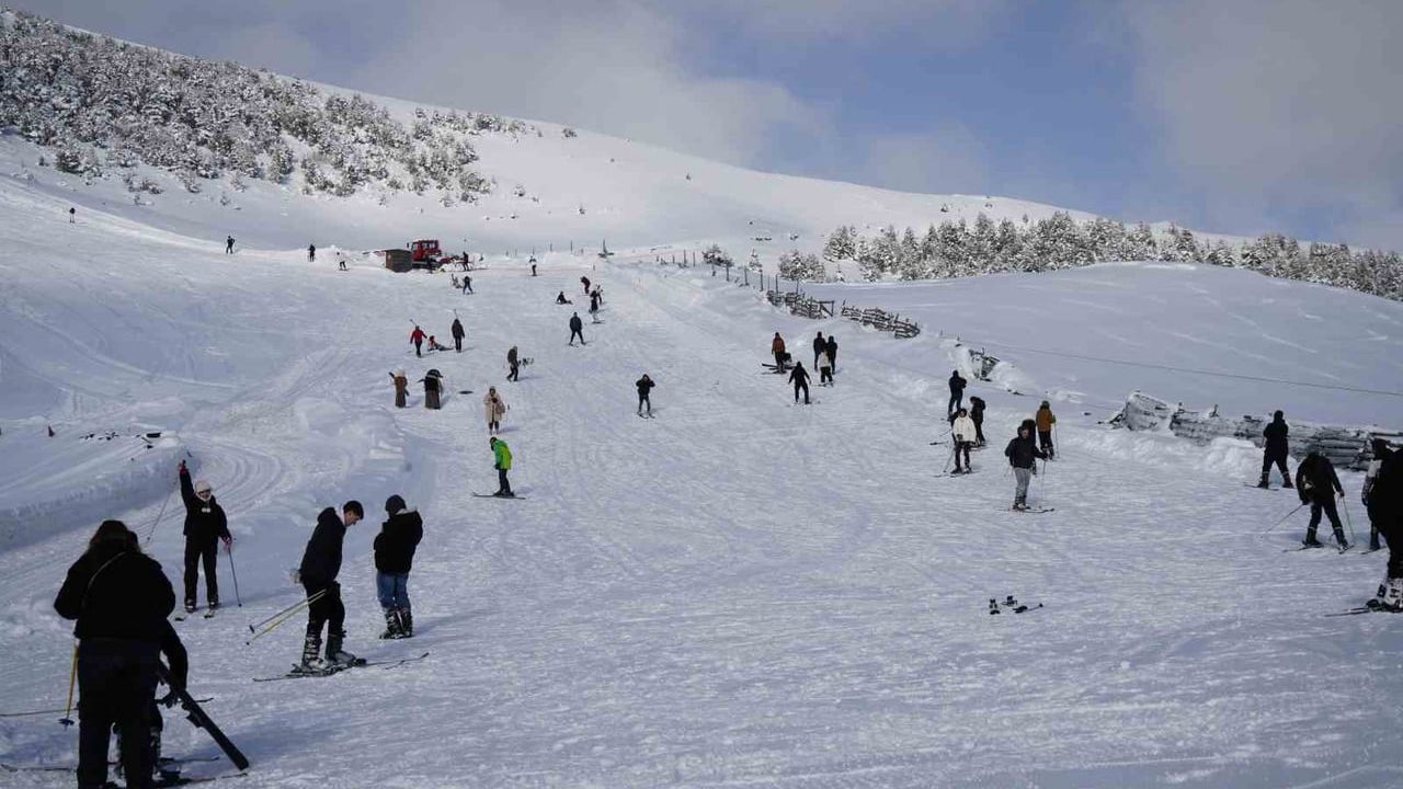 Zigana Gümüşkayak Kayak Merkezi'nde sömestr tatili yoğunluğu artırdı
