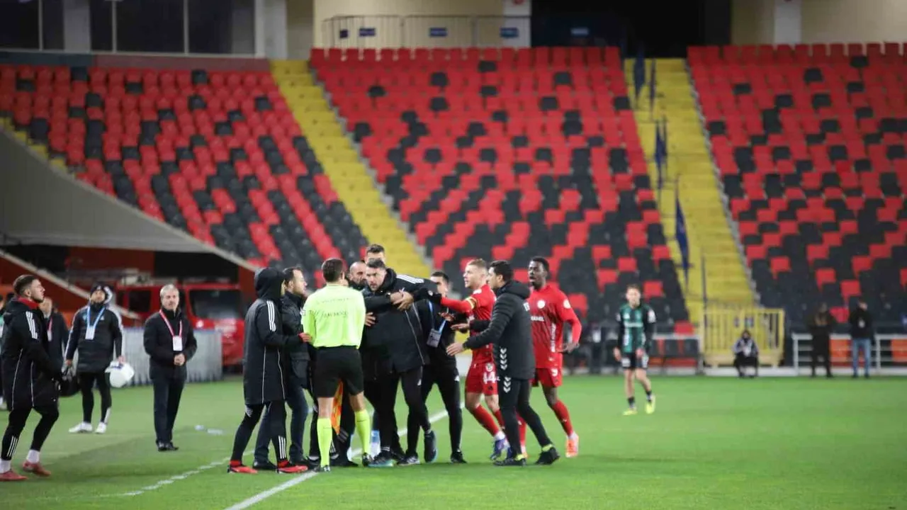 Ziraat Türkiye Kupası: Gaziantep FK 0-0 Kocaelispor — İlk Yarı Raporu