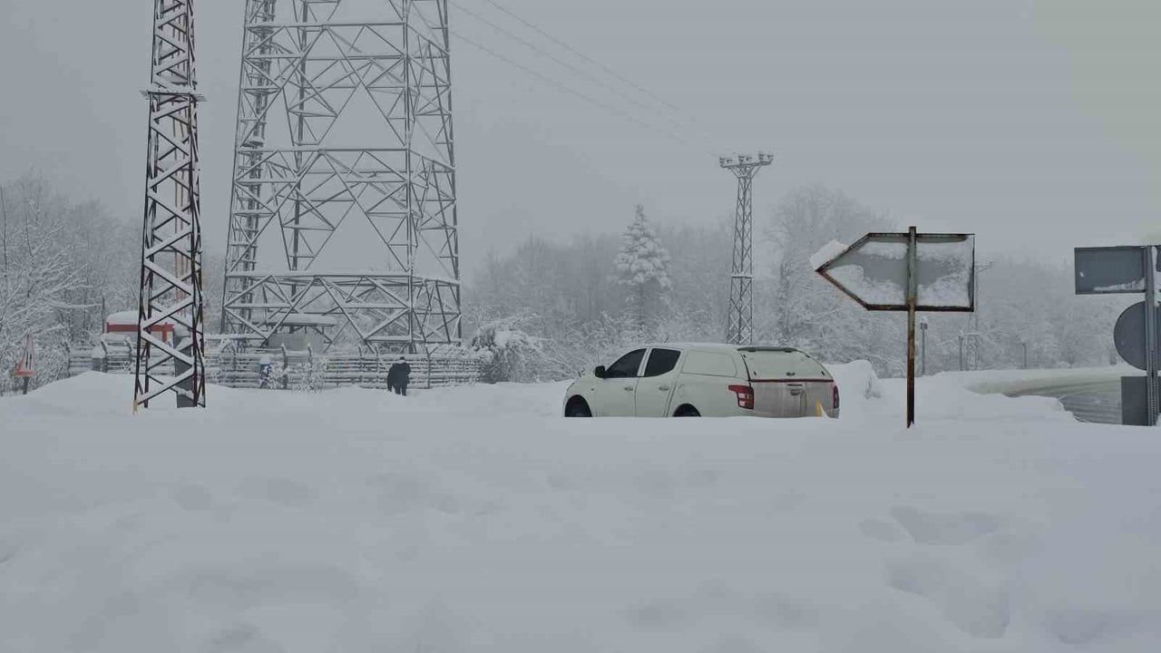 Zonguldak-Ereğli Kara Yolu Kar Çalışmalarıyla Yeniden Trafiğe Açıldı