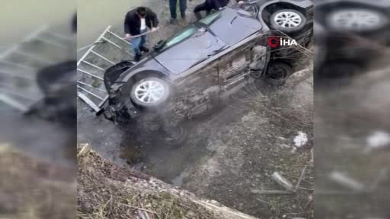 Zonguldak'ta Gökçebey'de köprüden dereye düşen otomobilin sürücüsü hafif yaralandı