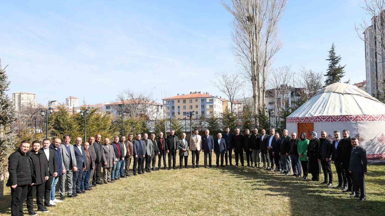 AK Parti Kayseri Teşkilatı istişare toplantısında Kayseri'nin projelerini değerlendirdi