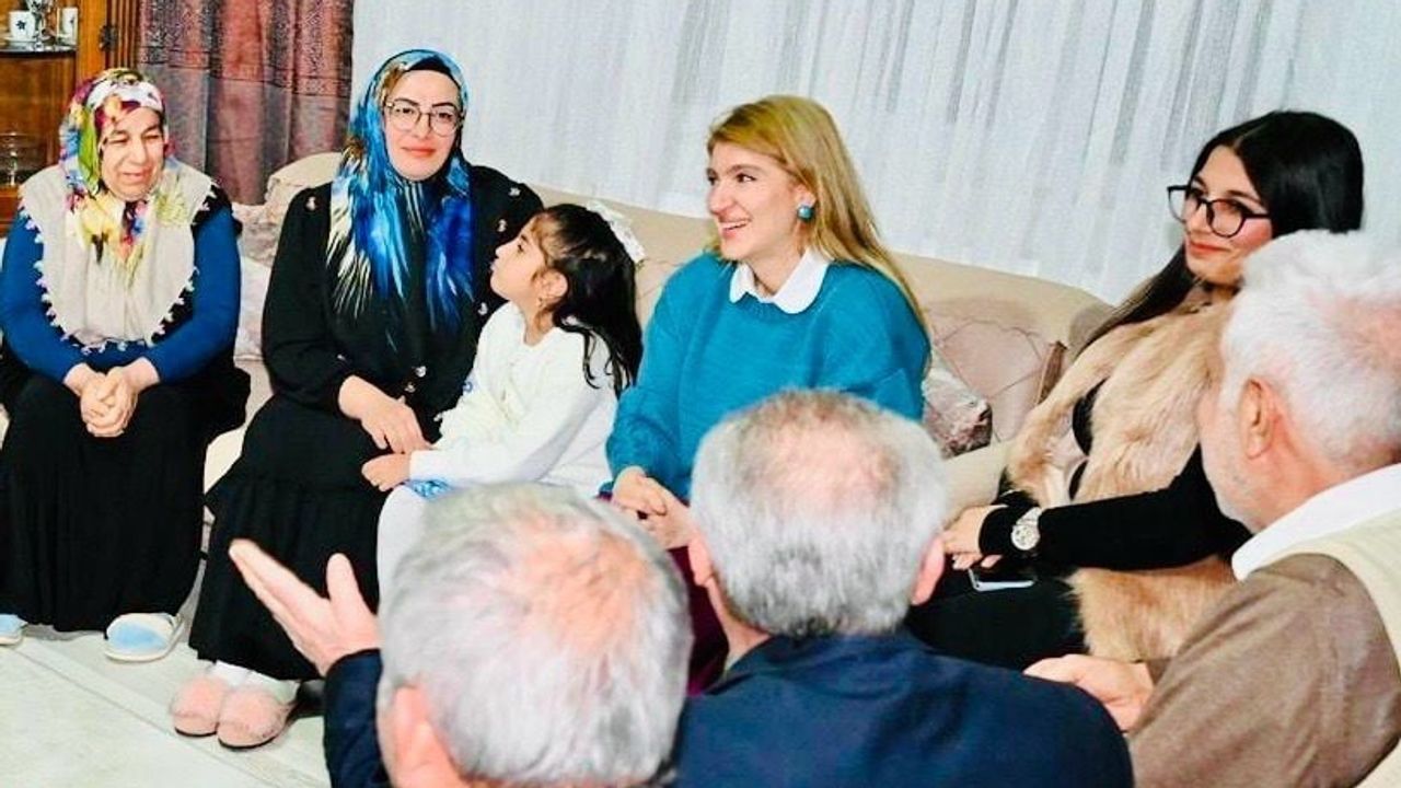 AK Parti Malatya Milletvekili İnanç Siraç Kara Ölmeztoprak, Battalgazi'de esnaf ve hane ziyaretleri gerçekleştirdi