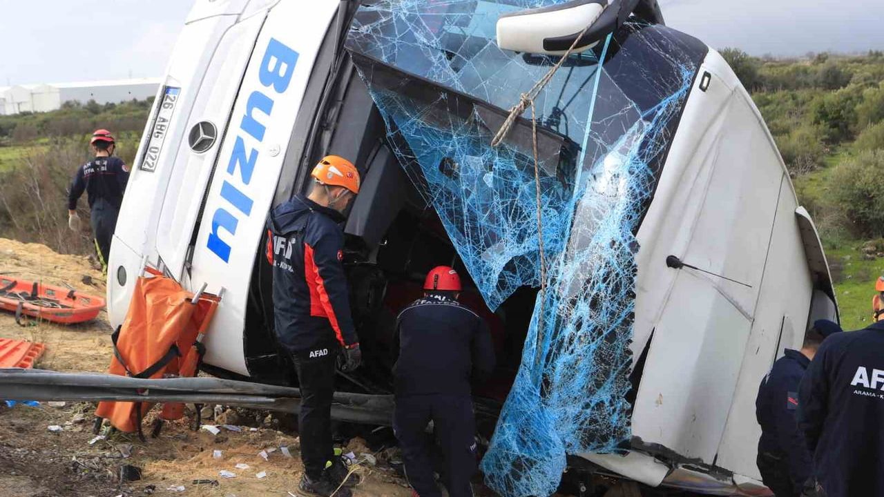 Antalya'da yolcu otobüsü kazası: 8 ölü, 26 yaralı
