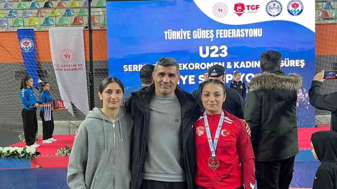 Aydınlı güreşçi Suna Durmaz, Trabzon'da U-23 Türkiye Şampiyonası'nda 59 kiloda gümüş kazandı
