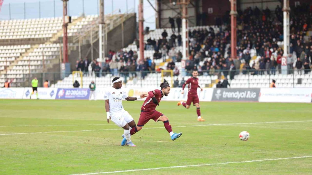 Bandırmaspor 2-0 Van Spor FK — Kehinde ve Emirhan Acar golleri, Ivan Cedric kırmızı kart