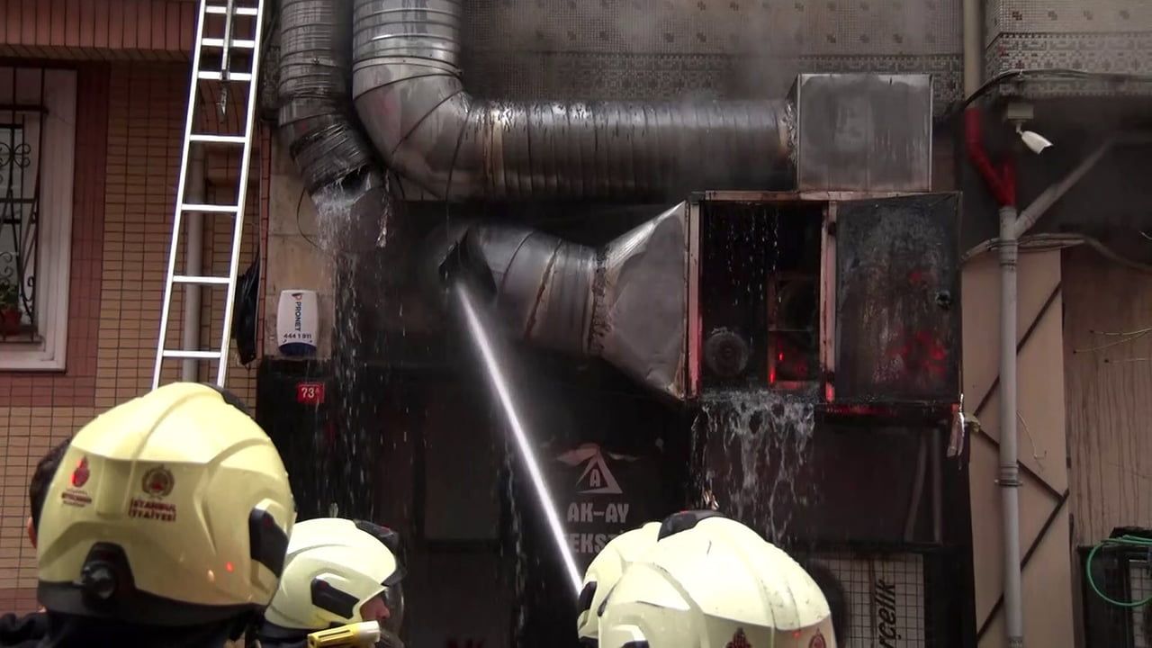 Bayrampaşa'da restoranda yangın: İtfaiye alevleri kontrol altına aldı