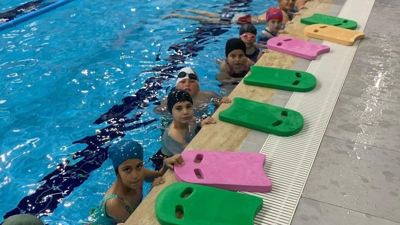 Bilecik’te Spor Okulları'nda yüzme antrenmanları devam ediyor