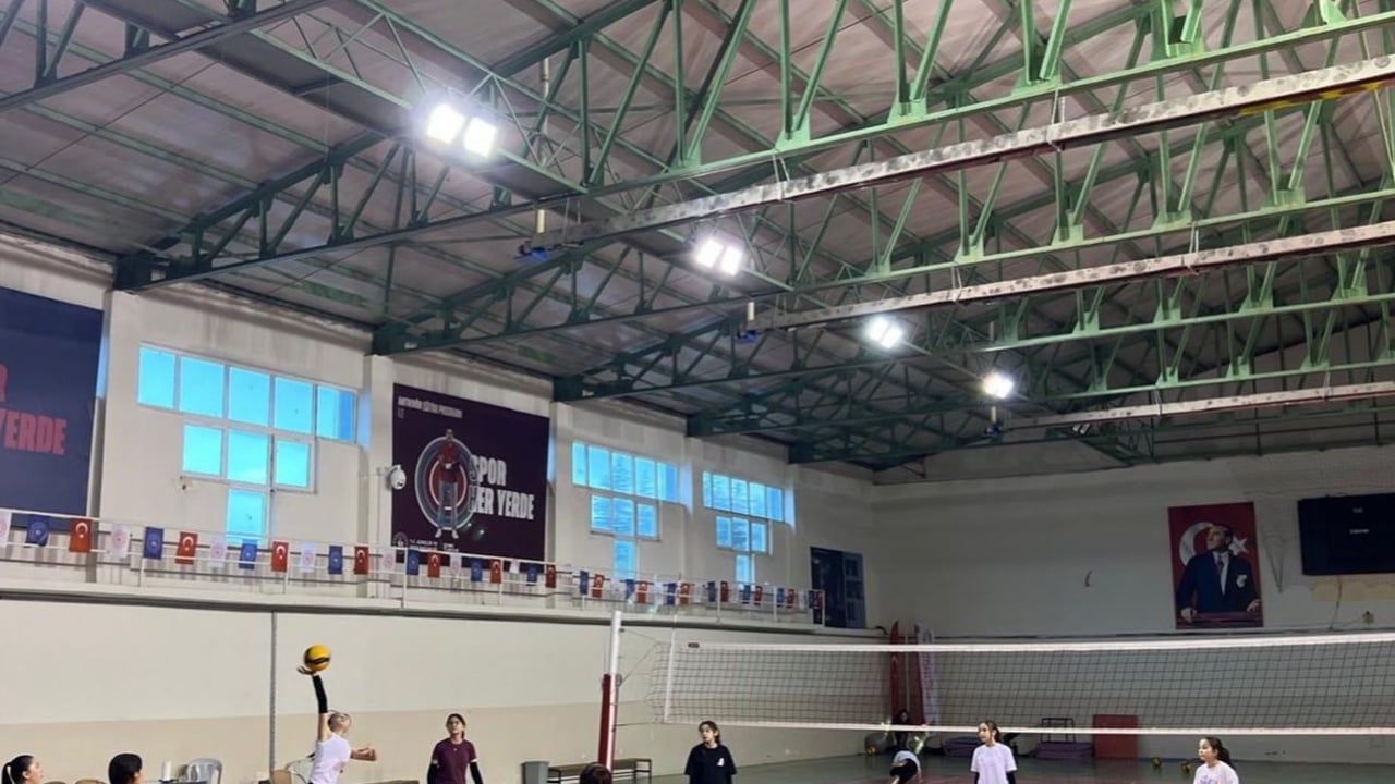 Bilecik'te Voleybol Altyapı Çalışmaları Planlı ve Disiplinli Şekilde Sürüyor