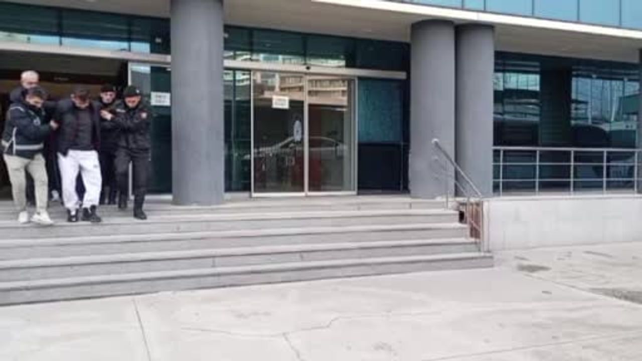 Bursa'da Özel Harekat destekli operasyonla 3 şüpheli gözaltına alındı