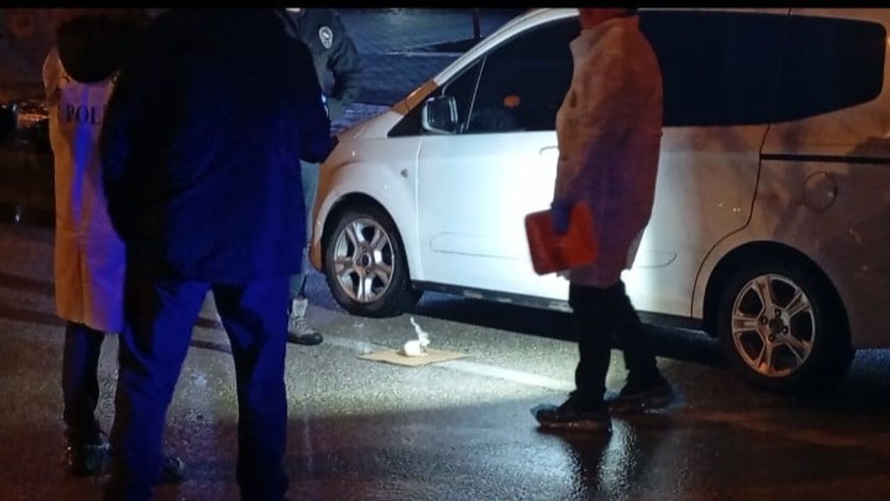 Bursa Yıldırım’da pompacı kılığındaki polisle durdurulan araçtan el bombası ve tabanca çıktı