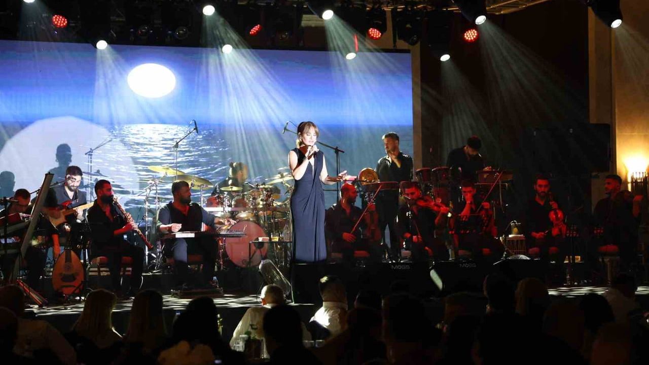 Derya Bedavacı Kapadokya'da Marriott Otel'de Konser Verdi