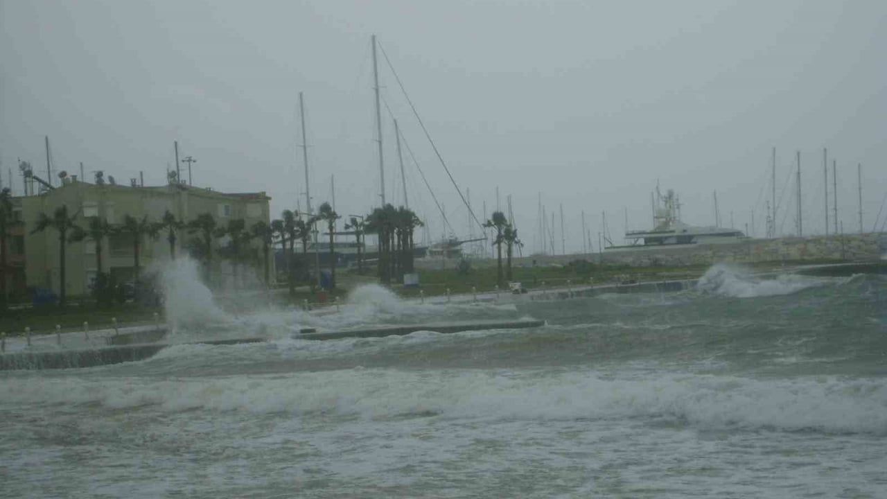 Didim'de balıkçılara fırtına ve kuvvetli yağış uyarısı