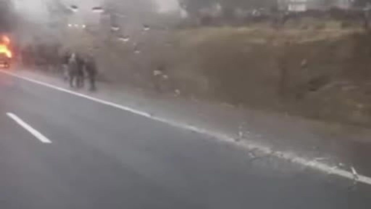 Gaziantep’te Seyir Halindeki Otomobil Alev Aldı