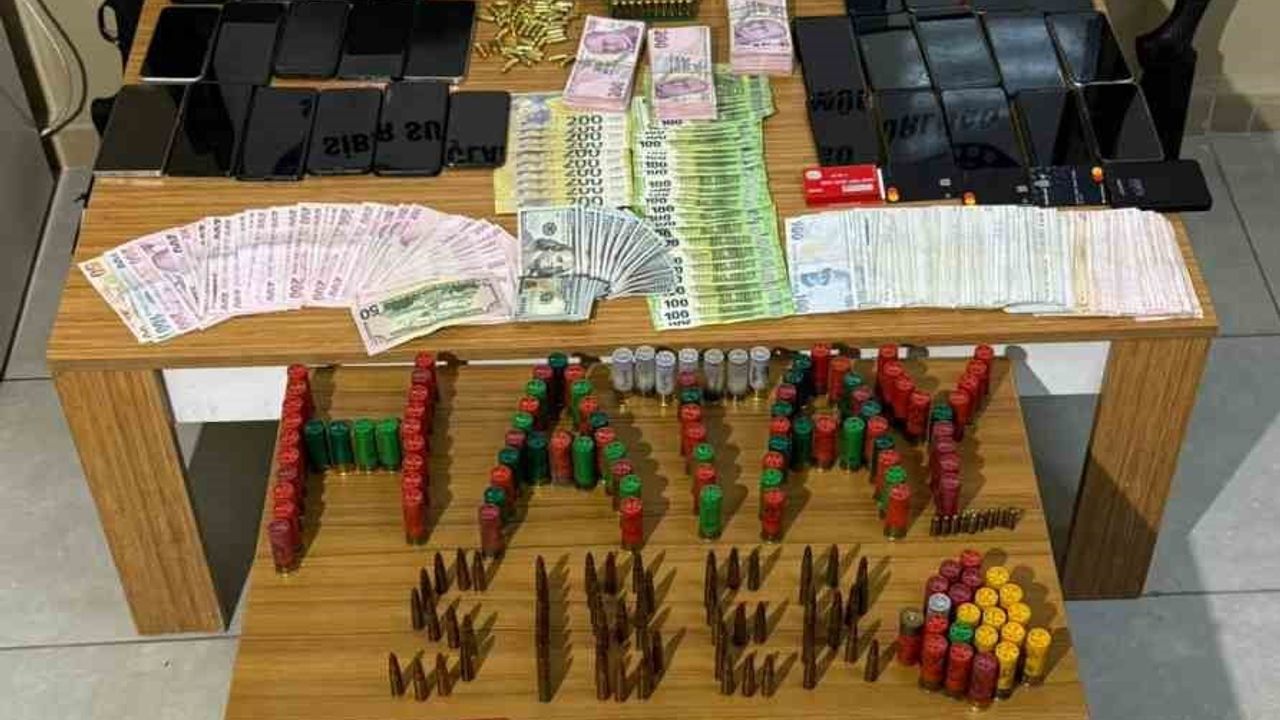 Hatay’da vatandaş IBAN’larıyla yasa dışı bahis para transferi yapan örgüte operasyon: 19 gözaltı