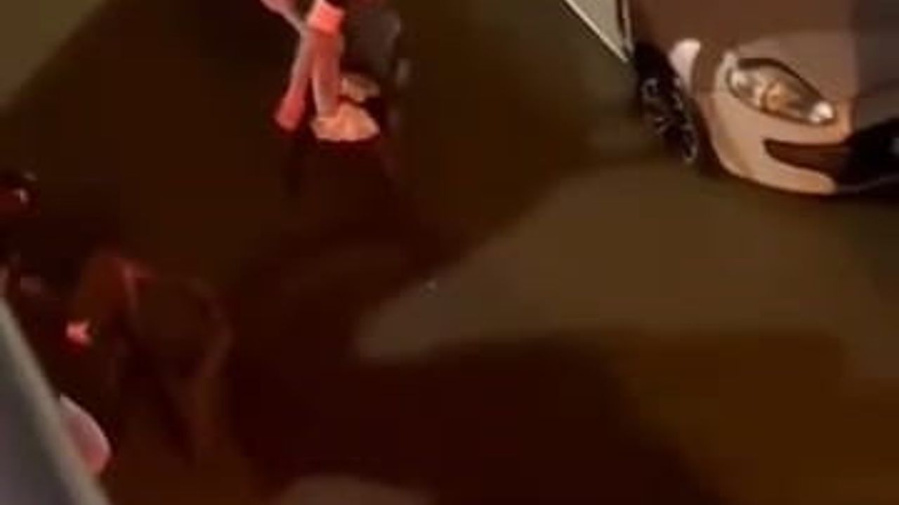 İnegöl'de sağanak yaşamı aksattı: Alt geçitler kapandı, sokaklar suyla doldu