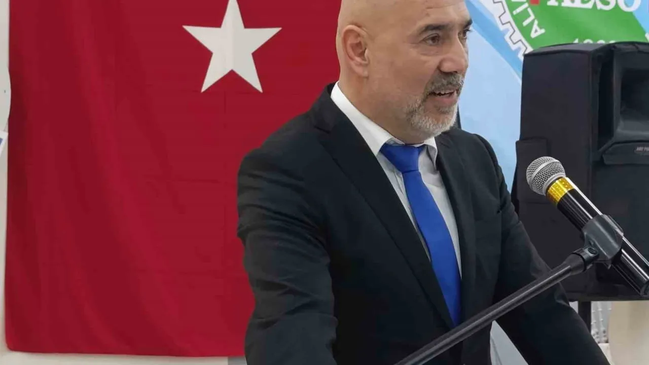 İsa Özbek, Aliağa Esnaf ve Sanatkârlar Odası Başkanlığına Seçildi