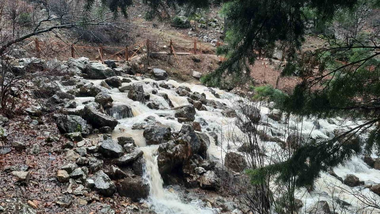 Konya Bozkır'da Aygırdibi kaynağı mevsimden yaklaşık bir ay önce canlandı