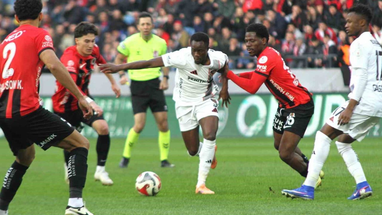 Trendyol Süper Lig | Gençlerbirliği 1-0 Gaziantep FK (İlk yarı)