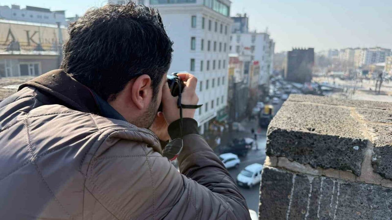 Yapay zeka ile 1932'de yıkılan Diyarbakır surları canlandırıldı