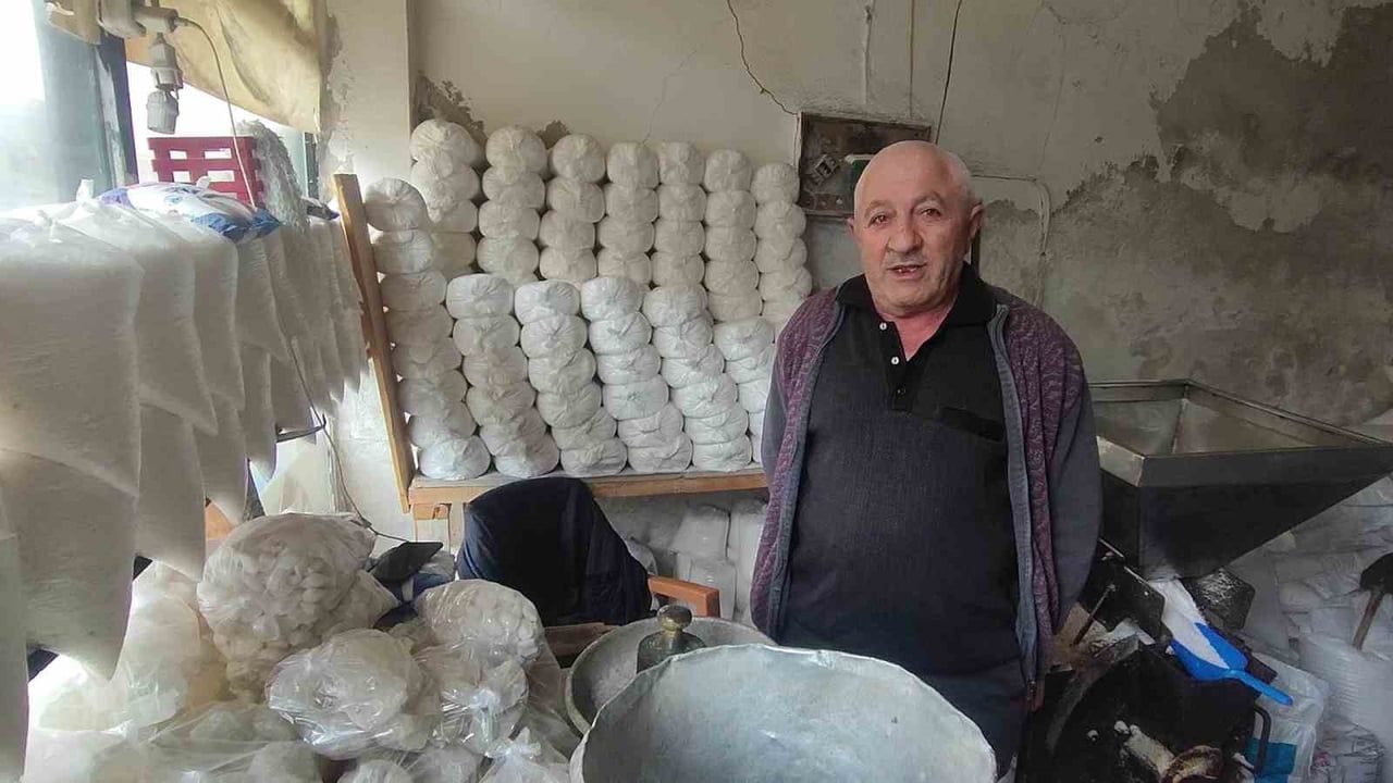 Yerköy’de dededen miras kaya tuzculuğu sürüyor; meslek yok olma tehlikesinde