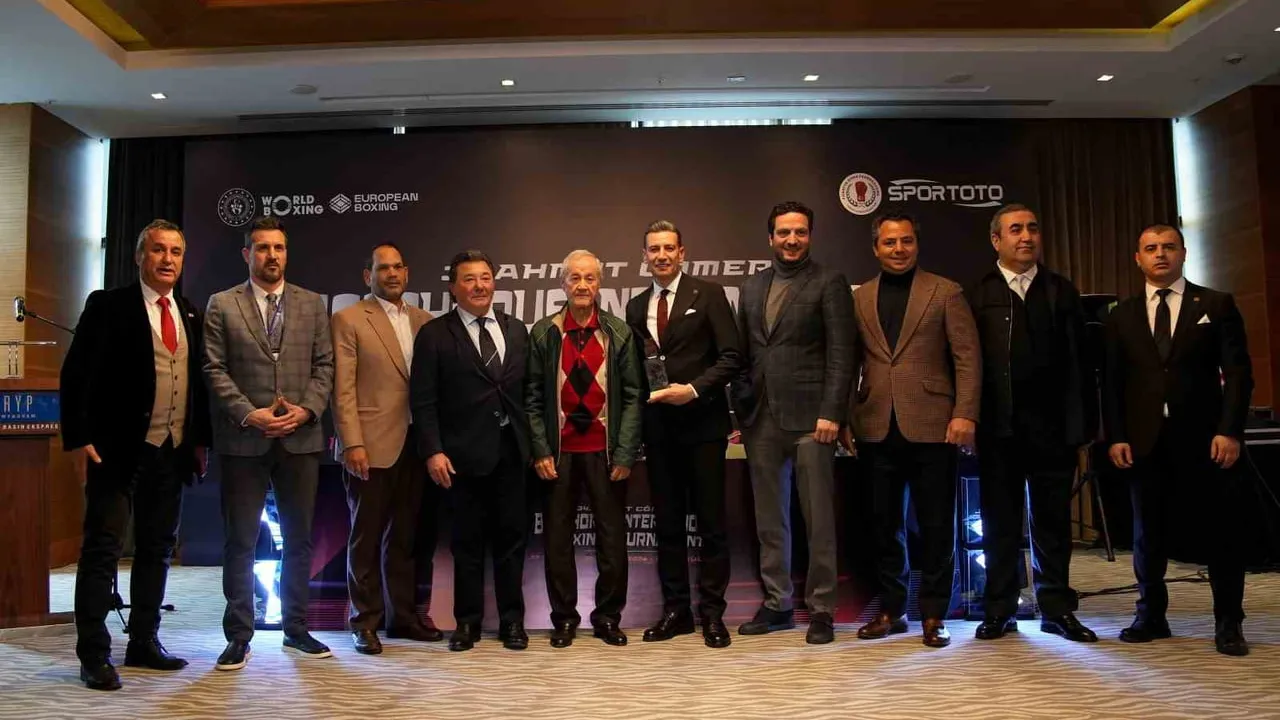 34. Uluslararası Ahmet Cömert Boks Turnuvası'nın basın toplantısı İstanbul'da yapıldı