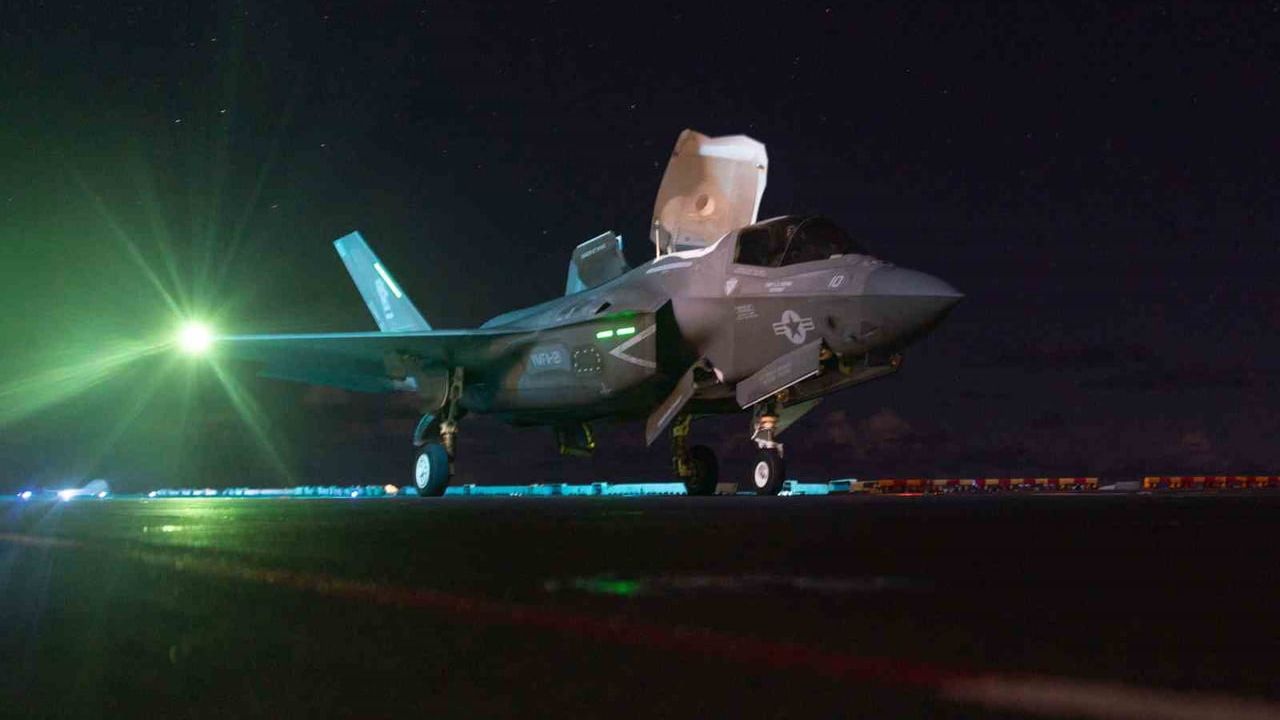 ABD: Amfibi Hücum Gemisi USS Tripoli, 3 bin 500 personelle CENTCOM sorumluluk alanına ulaştı